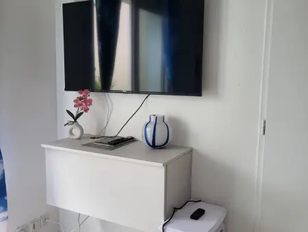 Maison rénovée près de la mer avec 2 piscines, parking et animaux acceptés - Photo 14