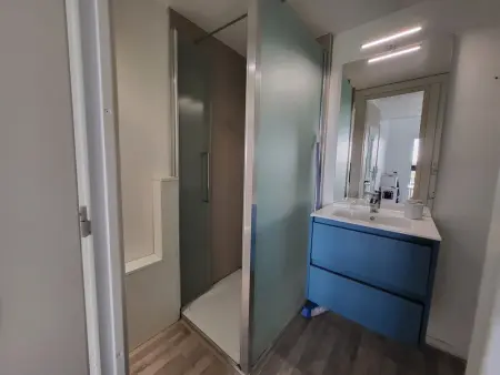 Maison rénovée près de la mer avec 2 piscines, parking et animaux acceptés - Photo 16