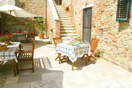 Terra, Ferme en Toscane avec piscine - Photo 4