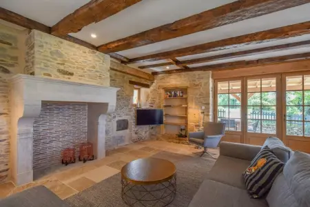 Gite Brouillac, Chalet au sommet d'une colline avec piscine - Photo 6