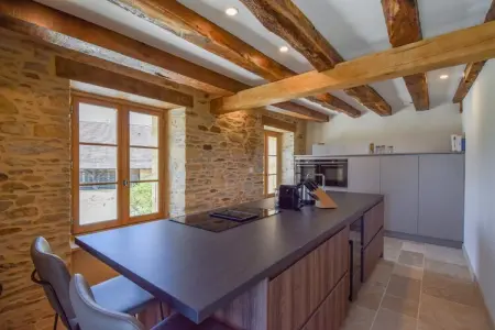 Gite Brouillac, Chalet au sommet d'une colline avec piscine - Photo 11
