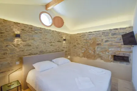 Gite Brouillac, Chalet au sommet d'une colline avec piscine - Photo 12