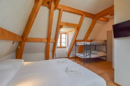 Gite Brouillac, Chalet au sommet d'une colline avec piscine - Photo 16