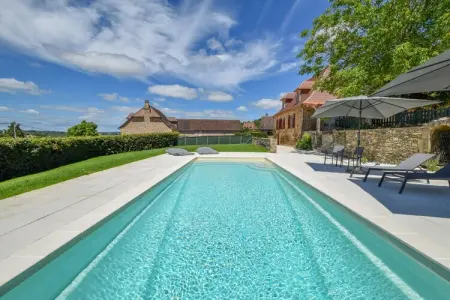 Gite Brouillac, Chalet au sommet d'une colline avec piscine - Photo 17