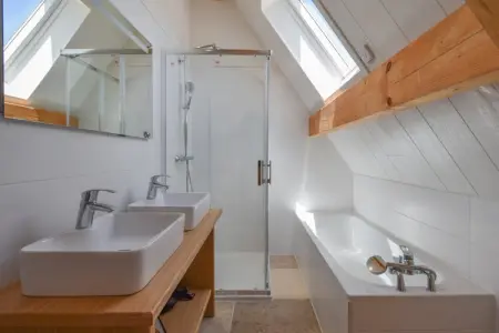 Gite Brouillac, Chalet au sommet d'une colline avec piscine - Photo 18