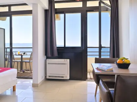 Rés. Les Calanques, studio 2 pers, Appartement 2 personnes à Ajaccio - Photo 3
