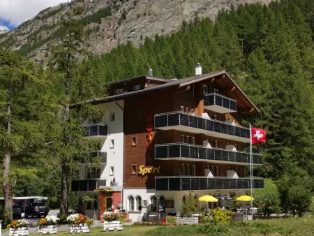 Ski-In-Ski-Out-Hotel Sport*** Doppelzimmer, Dusche, WC, Süd Doppelzimmer, Süd - Photo 2