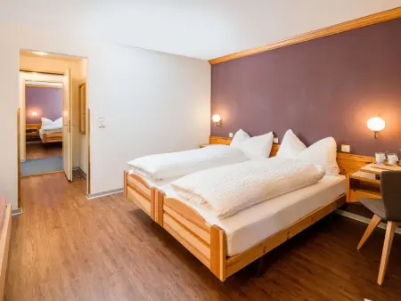 Ski-In-Ski-Out-Hotel Sport*** Doppelzimmer, Dusche, WC, Süd Doppelzimmer, Süd - Photo 3