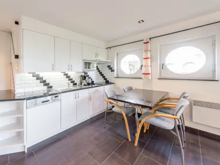 Biaritz 001 with parking, Appartement 4 personnes à Bredene - Photo 6