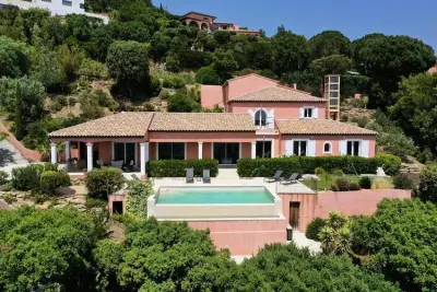 Appartamento a LA LONDE LES MAURES, Résidence Villa  Belle Vue FR-83250-52 N°1051275