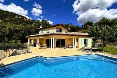 Appartamento a LA LONDE LES MAURES, Résidence Villa Marguerite-la Londe Les Maures FR-83250-67 N°1051290