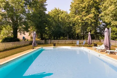 Gîte du Château, Château à Chaleix avec Piscine et Vue - Photo 3