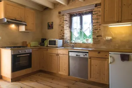 La Petite Maison, Gîte à Chaleix près de forêt et lac - Photo 2