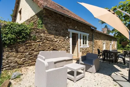La Petite Maison, Gîte à Chaleix près de forêt et lac - Photo 6
