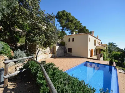 Maison à Begur, Alquiler villa con piscina en Begur, Sa Tuna - L1052626