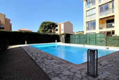 Appartement à Sanary sur Mer, Studio Climatisé - Piscine - Proche De La Plage 🏖️ - N°1057546