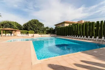 Appartement à ST TROPEZ, Résidence Pierre & Vacances Eden Parc ** - L1057776