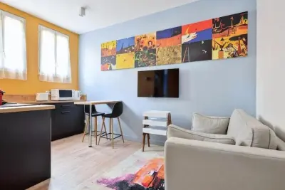 Appartement à Vanves, Joli Studio Avec Jardin Proche De Paris à Vanves - - N°1058323