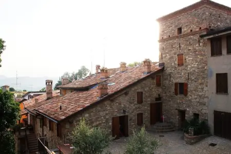 Aia, Séjour paisible dans un village avec cheminée - Photo 9