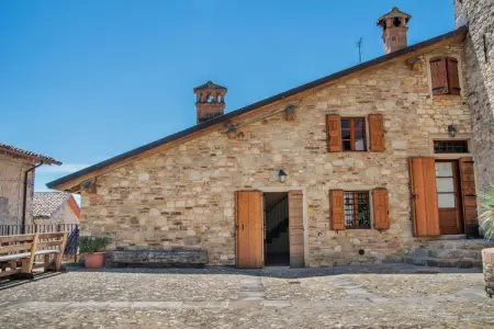Aia, Séjour paisible dans un village avec cheminée - Photo 10