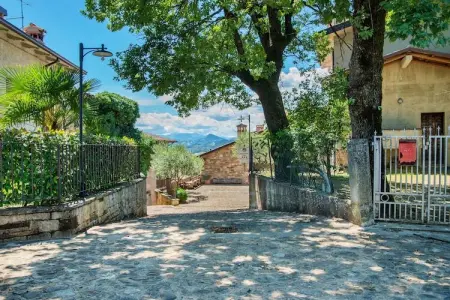 Aia, Séjour paisible dans un village avec cheminée - Photo 12