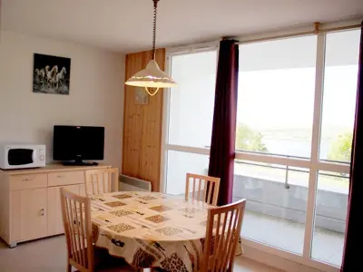 Appartement à Besse et Saint Anastaise Super Besse, Appartement 6 pers. au bord du lac, terrasse sud et garage privé - L1060108