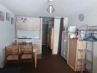 Appartement à Besse et Saint Anastaise Super Besse, Studio cosy avec Wi-Fi au centre de Super Besse - L1060118