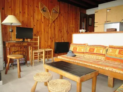 Appartement à Besse et Saint Anastaise Super Besse, Appartement coeur de station avec parking privé à Super Besse - L1060129
