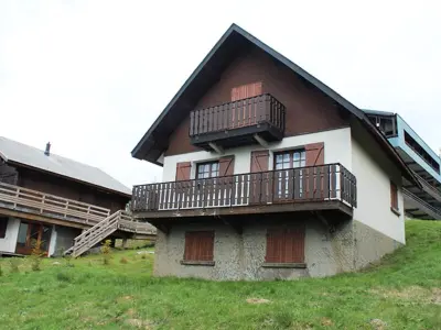 Chalet à Besse et Saint Anastaise Super Besse, Chalet Familial Sur les Hauteurs avec Parking Proche Pistes - L1060151