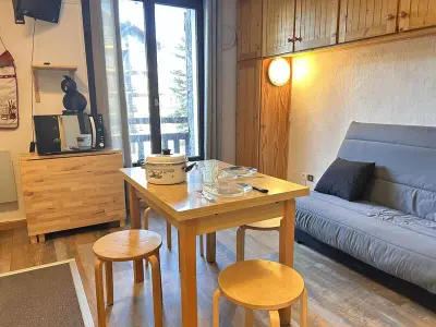 Appartement à Risoul, Studio cabine 4 pers, skis aux pieds, centre de Risoul - L1060411