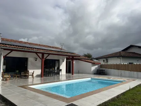 Cambo-les-Bains : Maison 3 Pièces, Piscine Privée, Internet, Parking - Photo 9