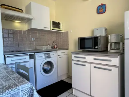 Appartement climatisé 2 pièces, piscine, animaux acceptés, parking, proche mer - Photo 4