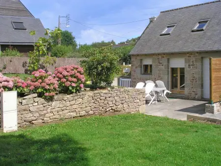 Maison à Plehedel, Maison accueillante à Plehedel avec jardin et parking privé - L1060743