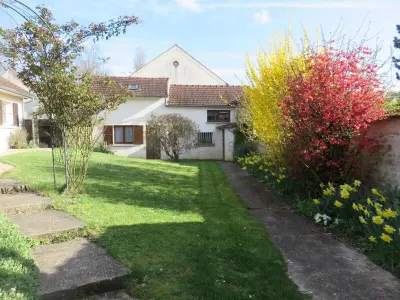 Appartement à Maule, Gîte cosy avec clim, parking et WiFi près de Paris - L1060771