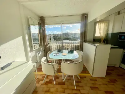 Appartement à Gruissan, Studio rénové, proche port & village, parking, animaux admis - L1060935