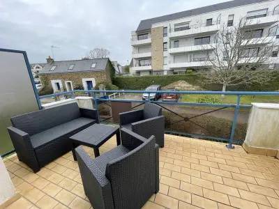 Appartement à Sarzeau, Appartement T3, 4 pers, centre Sarzeau avec balcon et parking privé - L1061009