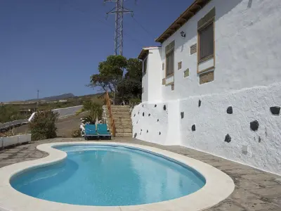 Gite à Guía de Isora, Maison traditionnelle avec piscine chauffée, terrasse et wifi à Tenerife - L1061061