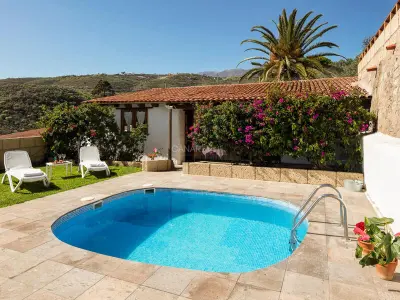 Gite à Arico, Maison traditionnelle avec jardin et piscine privée à Tenerife - L1061066