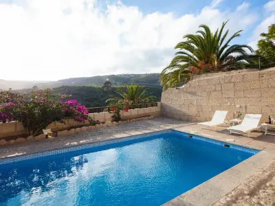 Gite à Arico, Maison historique avec piscine privée et jardin à Arico, Tenerife - L1061070