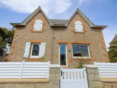 Maison à Pleumeur Bodou, Maison moderne sur l'île avec jardin et Wi-Fi, proche plage - L1061083