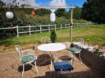 Gite à Meunet Planches, Maison berrichonne au calme avec jardin et cheminée près de Châteauroux - L1061288