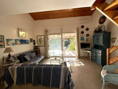 Maison à Sainte Lucie de Porto Vecchio, Mini-villa 3 Pièces avec Terrasse et Parking à 300m de la plage - L1061290