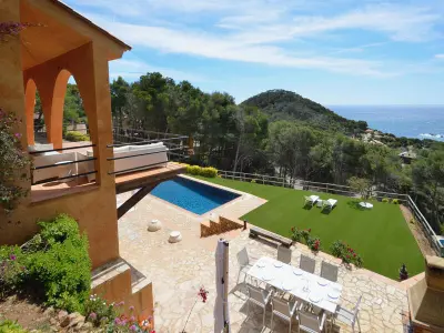 Maison à Begur, Alquiler villa con piscina en Begur, Sa Tuna - L1061417