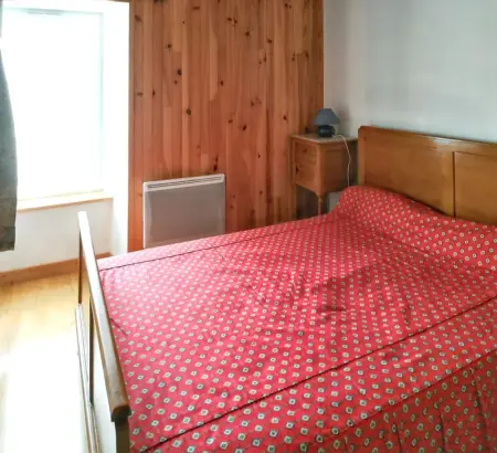 Maison accueillante à Saint-Gènes-Champespe + Vue sur le lac - Photo 3