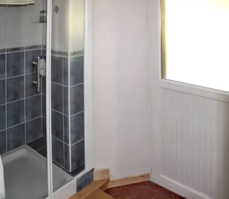 Maison accueillante à Saint-Gènes-Champespe + Vue sur le lac - Photo 9