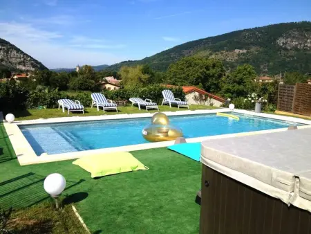 Villa à Foix, Villa raffinée à Foix avec piscine privée et jacuzzi - L1061524