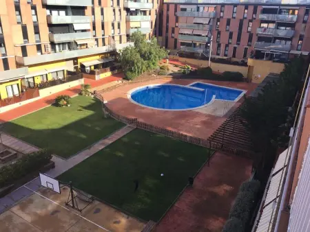 Appartement à Terrassa, Appartement spacieux à Terrassa avec piscine partagée, 85 m² - L1061548