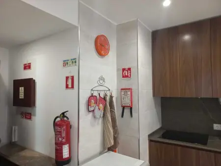 Appartement séduisant au cœur de Quarteira - 50 m² - Terrasse - Photo 4