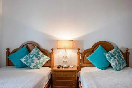 Appartement séduisant au cœur de Quarteira - 50 m² - Terrasse - Photo 9