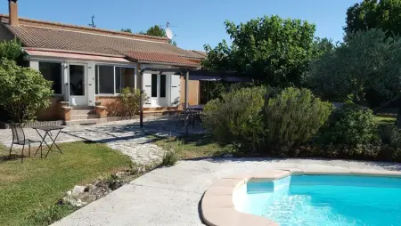 Maison à Velleron, Maison de charme avec piscine privée à Velleron - L1061747